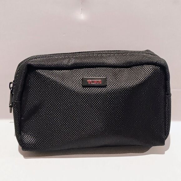 Tumi For Delta Airlines Black Amenity Pouch-Toiletry Bag-Travel-First Class - Picture 1 of 8